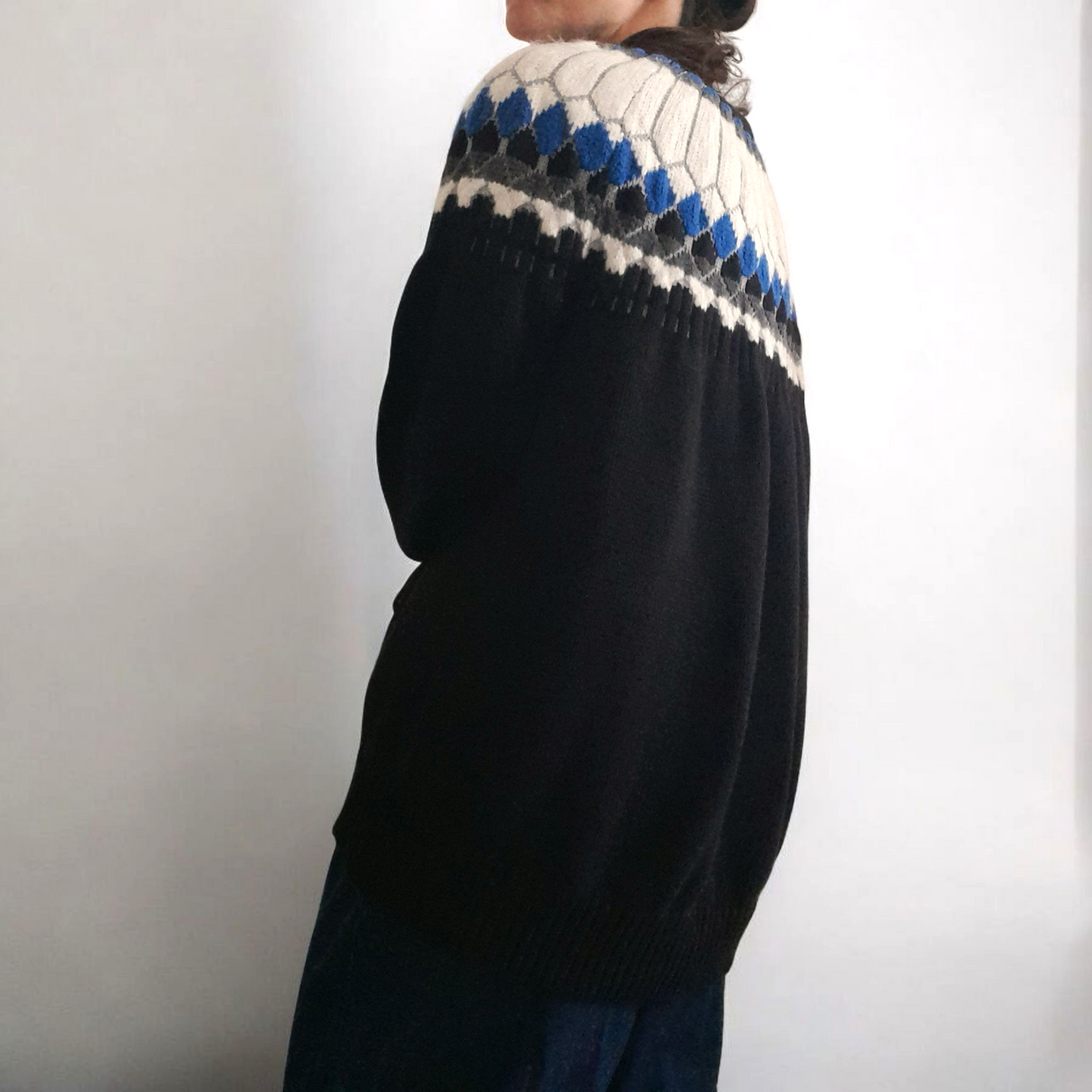 Vintage 90s Black Grey White Blue Embroidered Collar Jumper