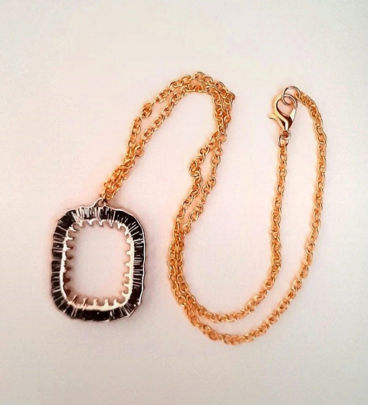 Vintage Y2K Gold Rhinestone Pendant Necklace