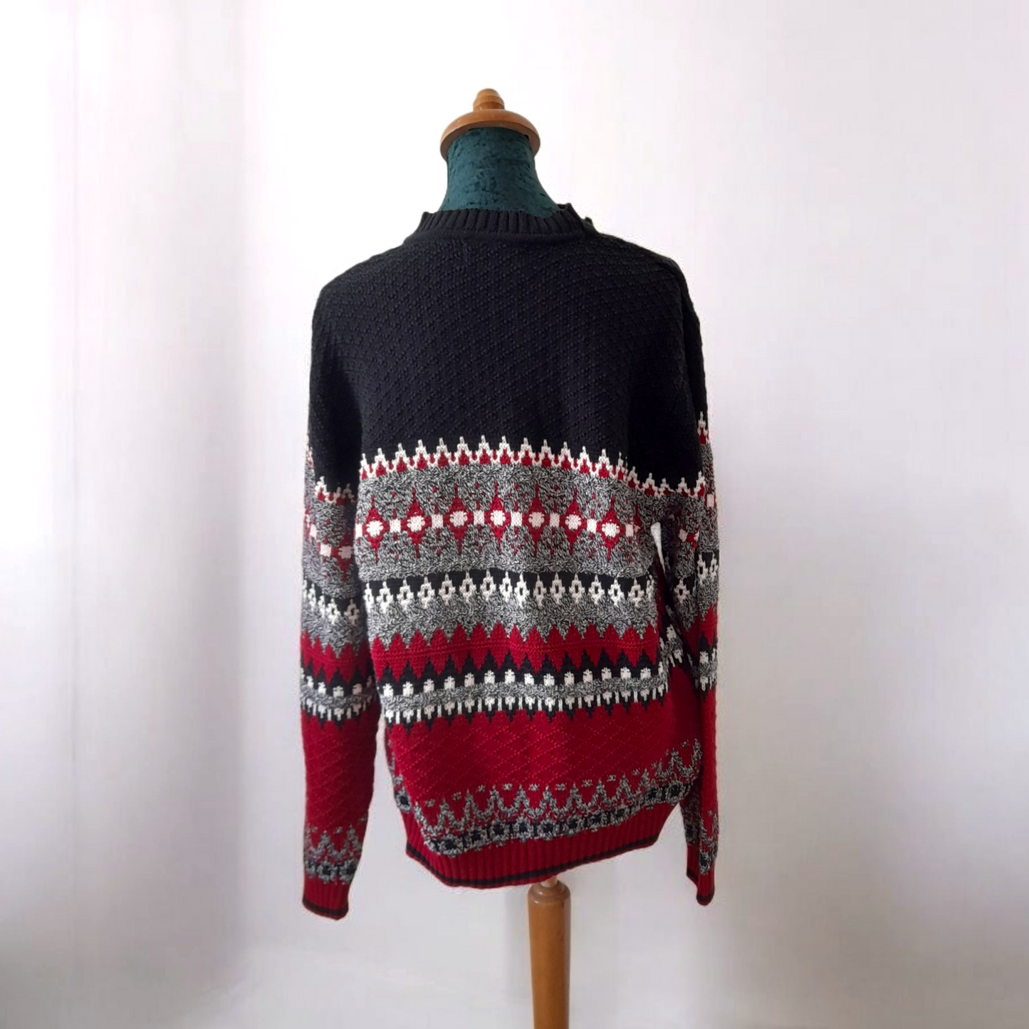 Vintage JANTZEN Black & Red Geometric Knit Jumper