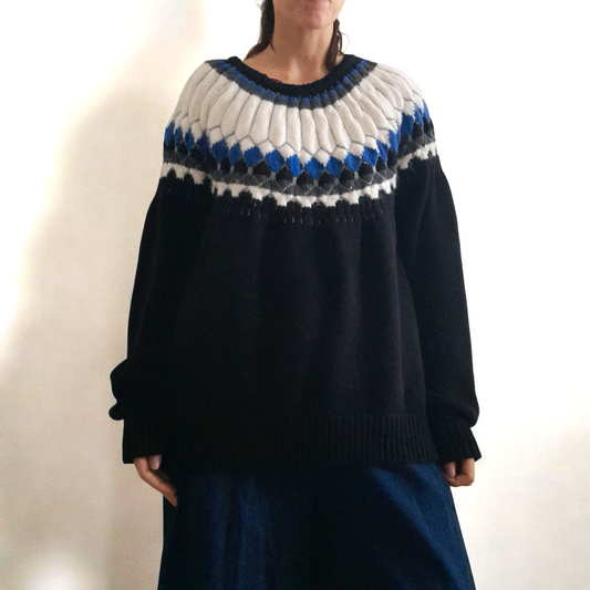 Vintage 90s Black Grey White Blue Embroidered Collar Jumper