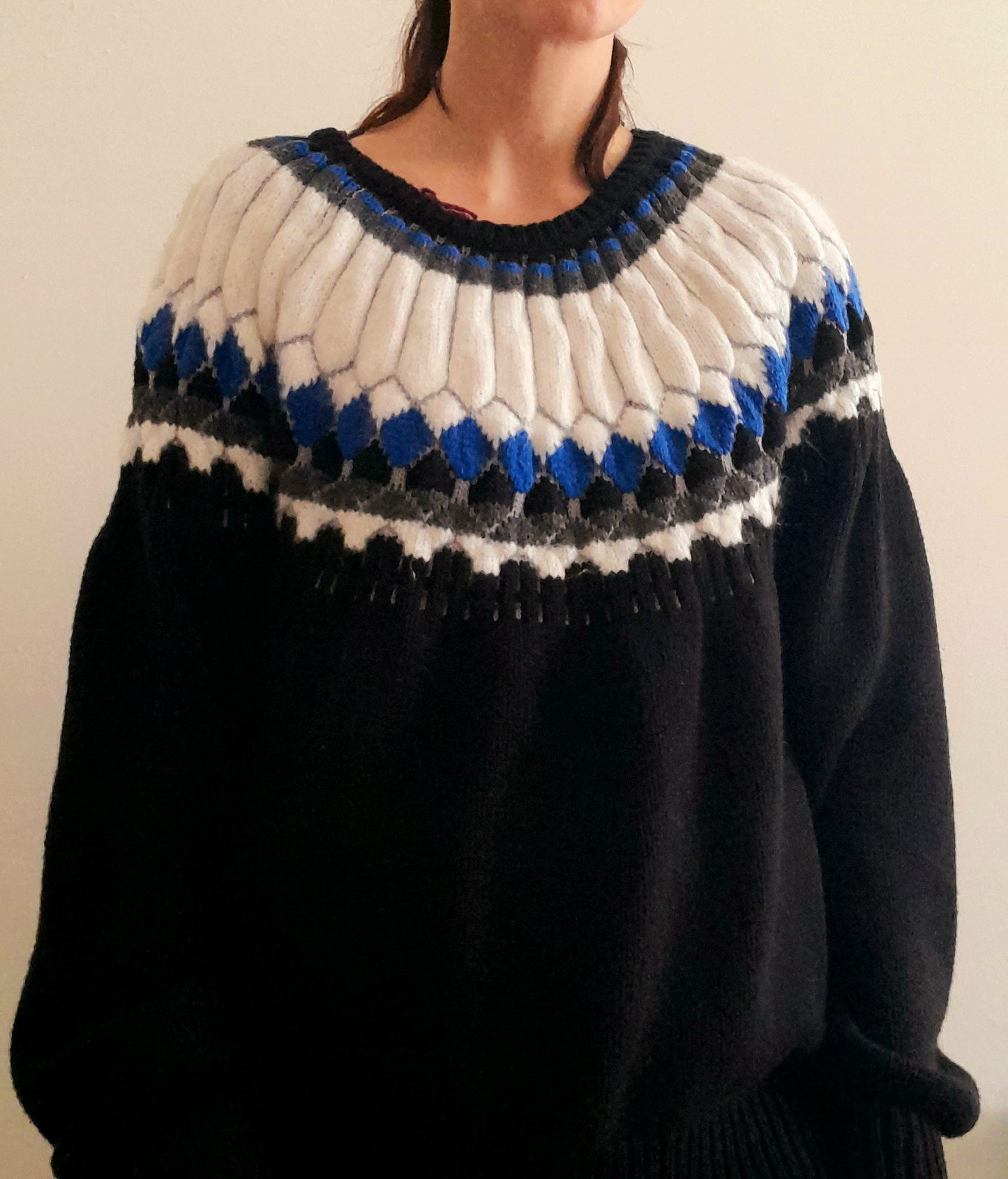 Vintage 90s Black Grey White Blue Embroidered Collar Jumper