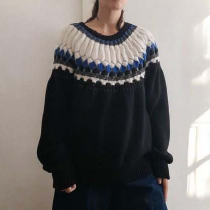 Vintage 90s Black Grey White Blue Embroidered Collar Jumper