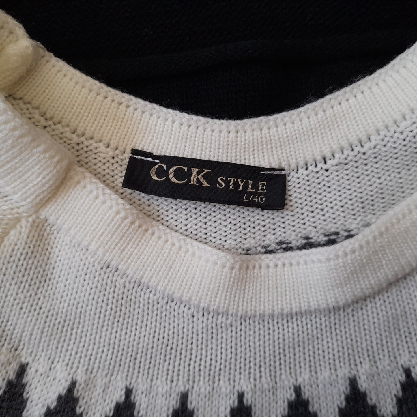 Vintage Y2K Black Cream Grey Raw Edge Fairisle Jumper