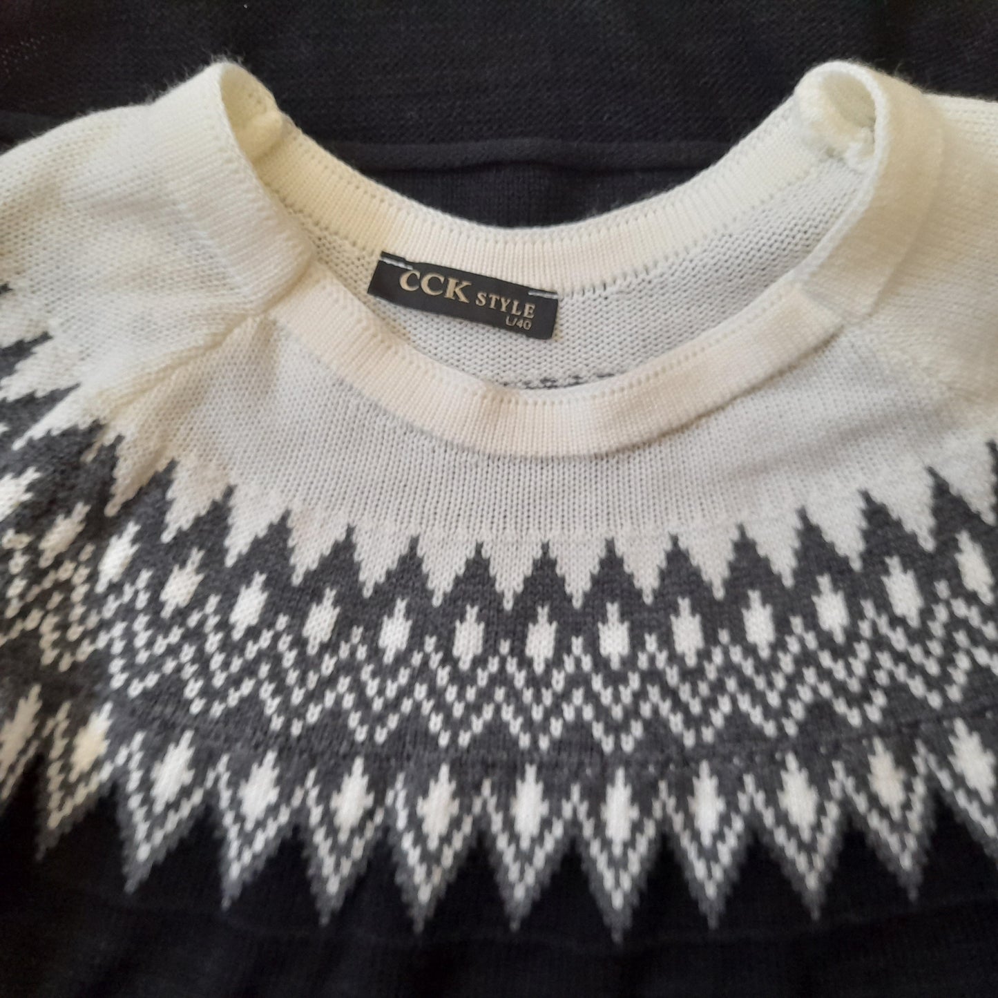Vintage Y2K Black Cream Grey Raw Edge Fairisle Jumper