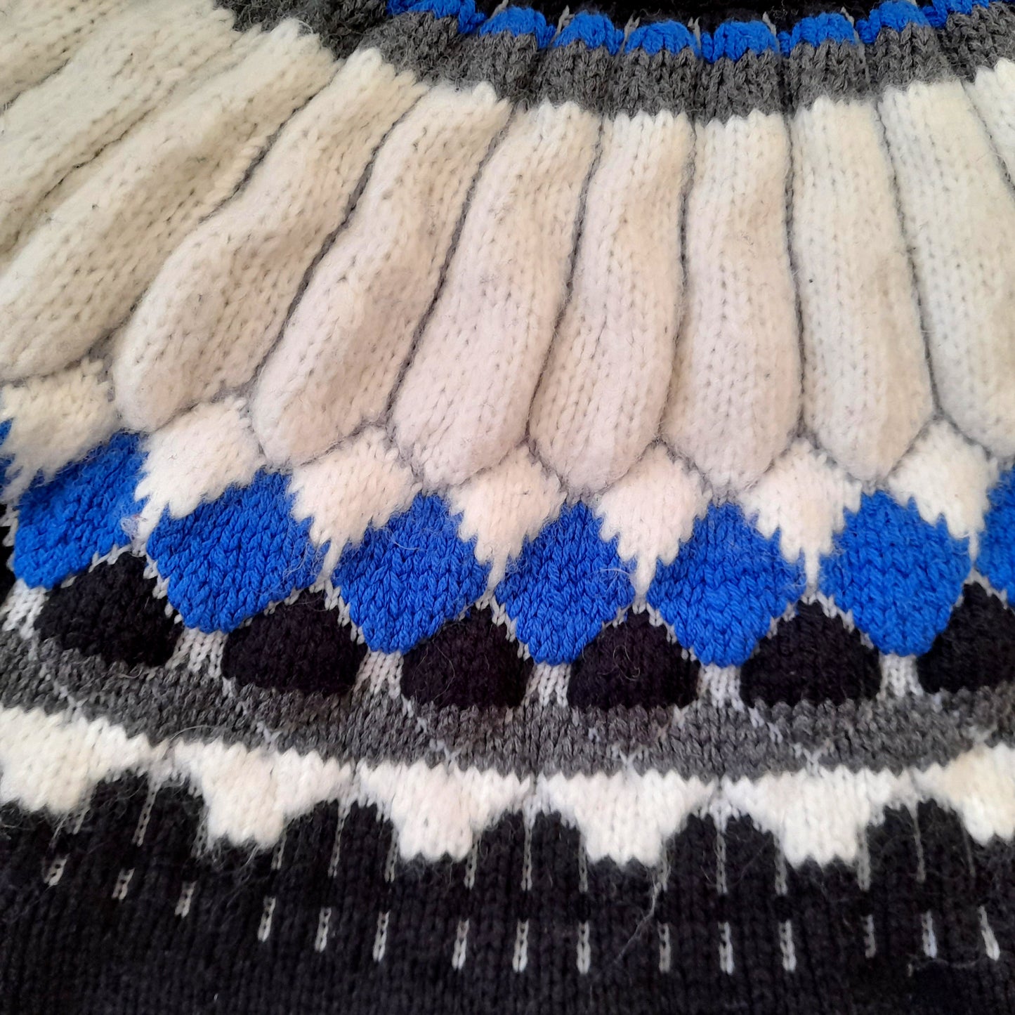 Vintage 90s Black Grey White Blue Embroidered Collar Jumper