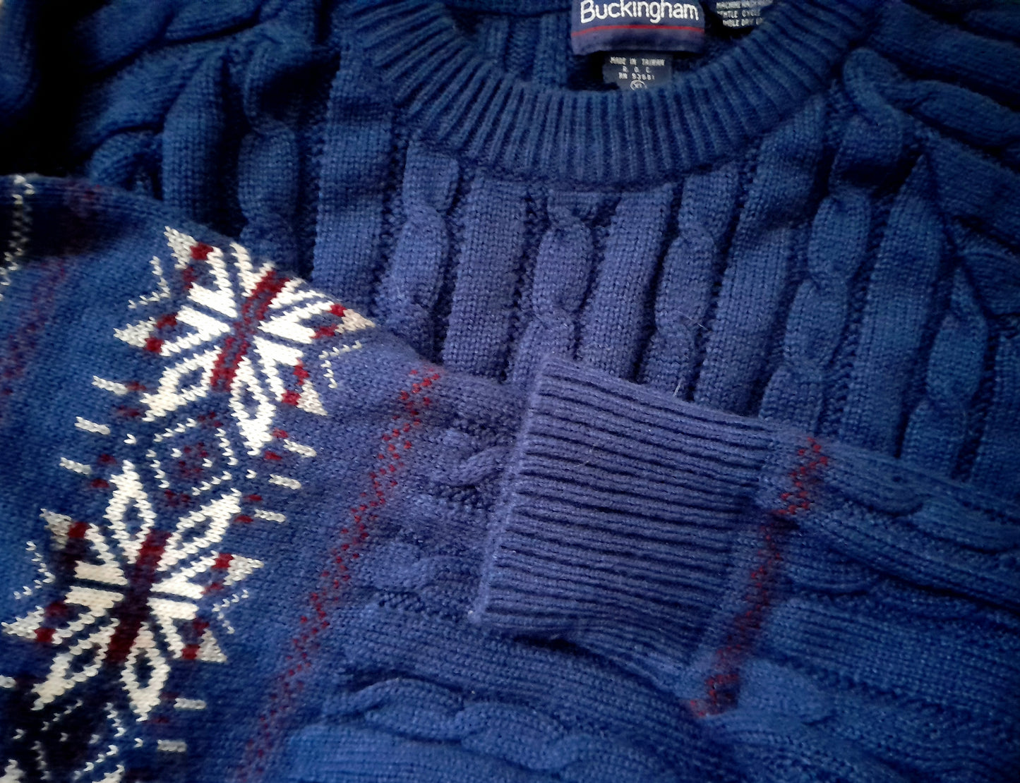 Vintage Y2K Buckingham Navy Icelandic Cable Knit Unisex Jumper