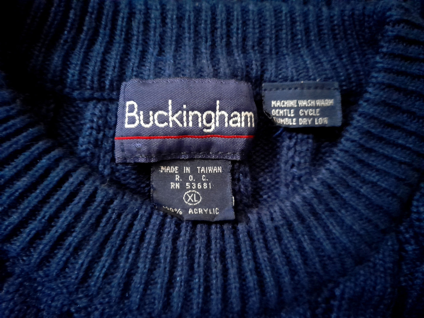 Vintage Y2K Buckingham Navy Icelandic Cable Knit Unisex Jumper