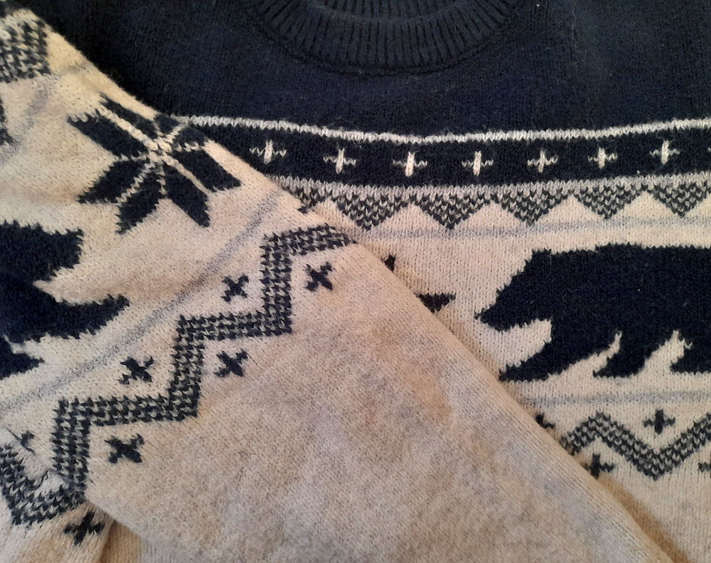 Vintage OLD NAVY Pale Grey Navy Polar Bear Icelandic Chunky Knit Jumper