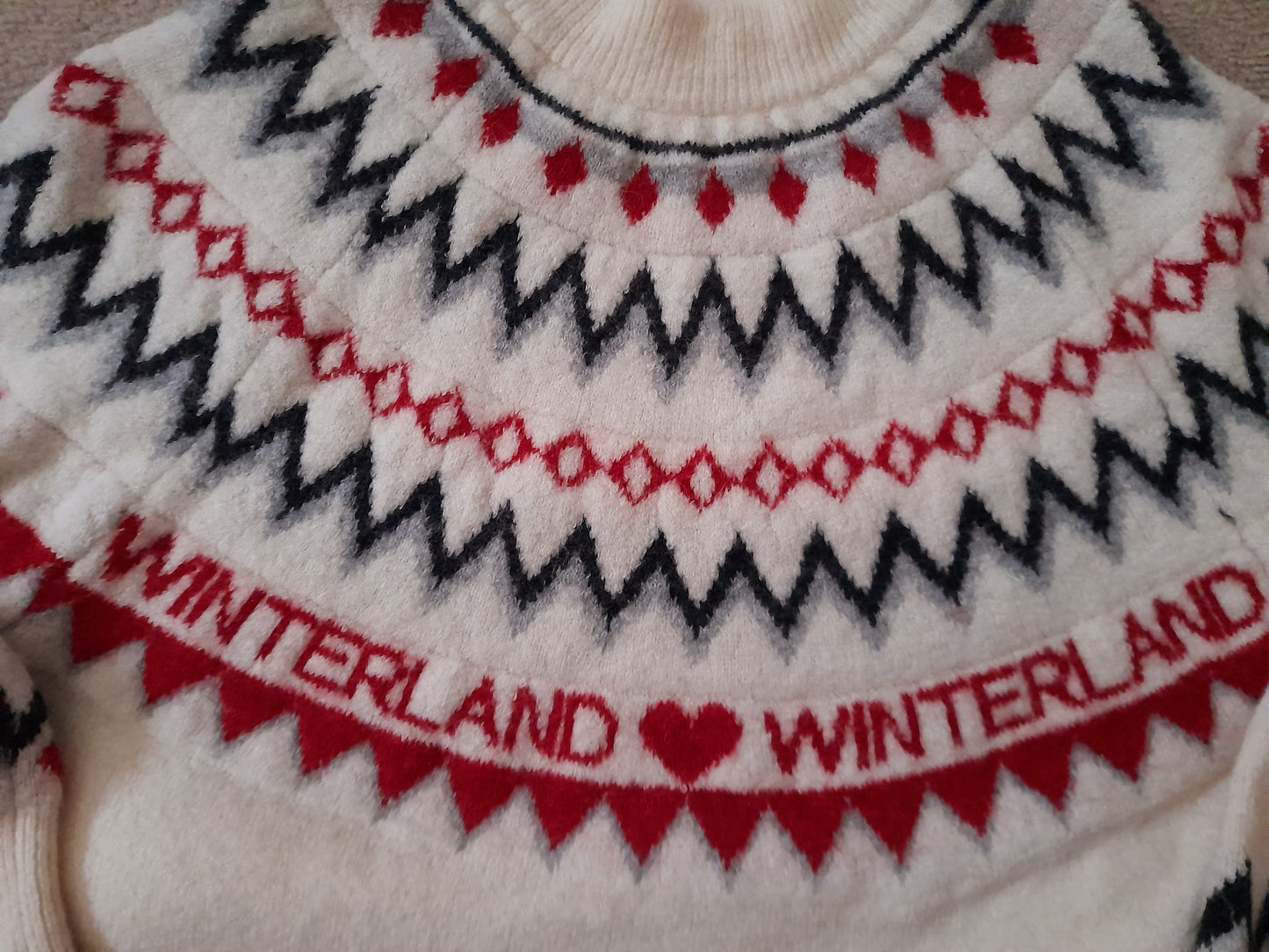 Vintage Y2K H&M Cream Black Grey Red Heart Winterland Fairisle Knitted Jumper