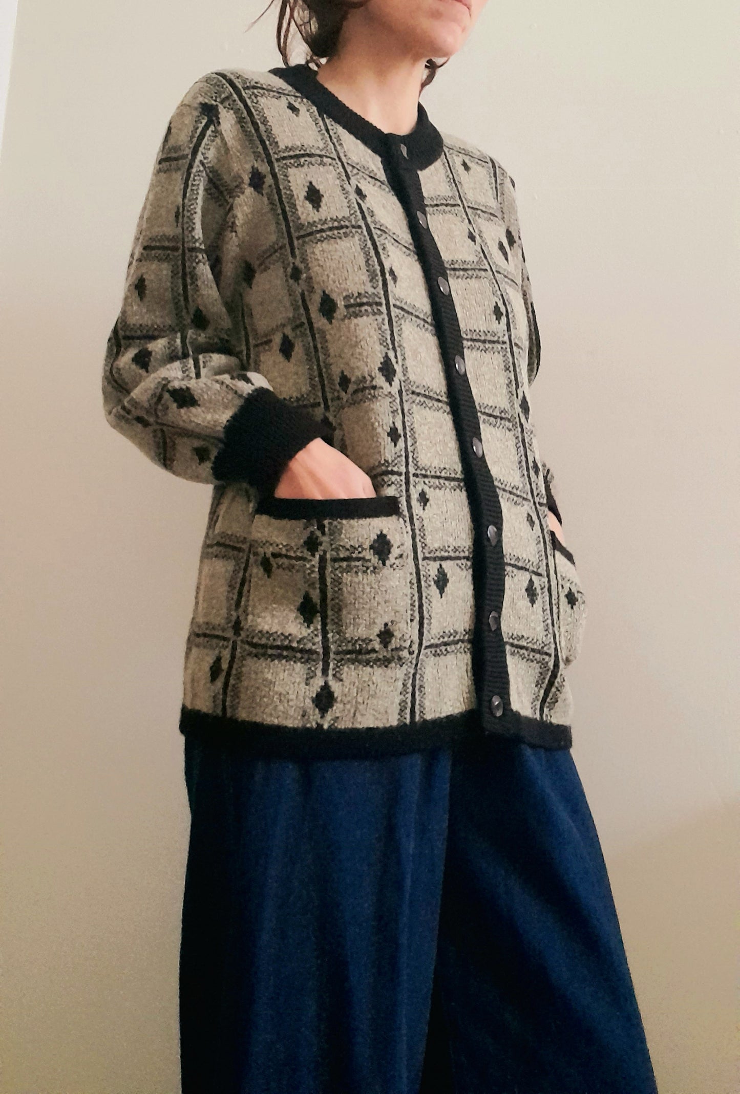 Vintage 80s Oatmeal Beige Black Diamond Knit Check Cardigan