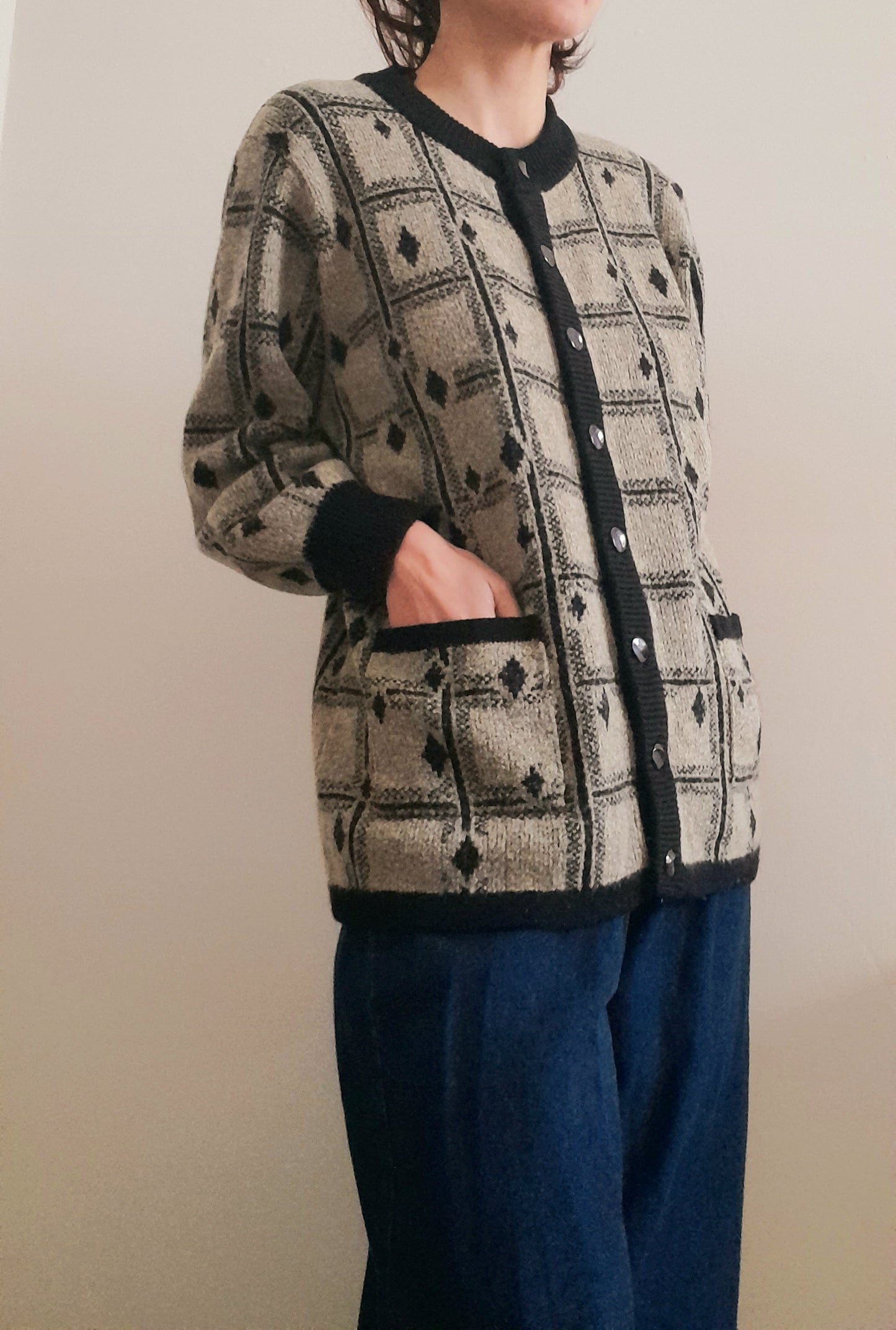 Vintage 80s Oatmeal Beige Black Diamond Knit Check Cardigan