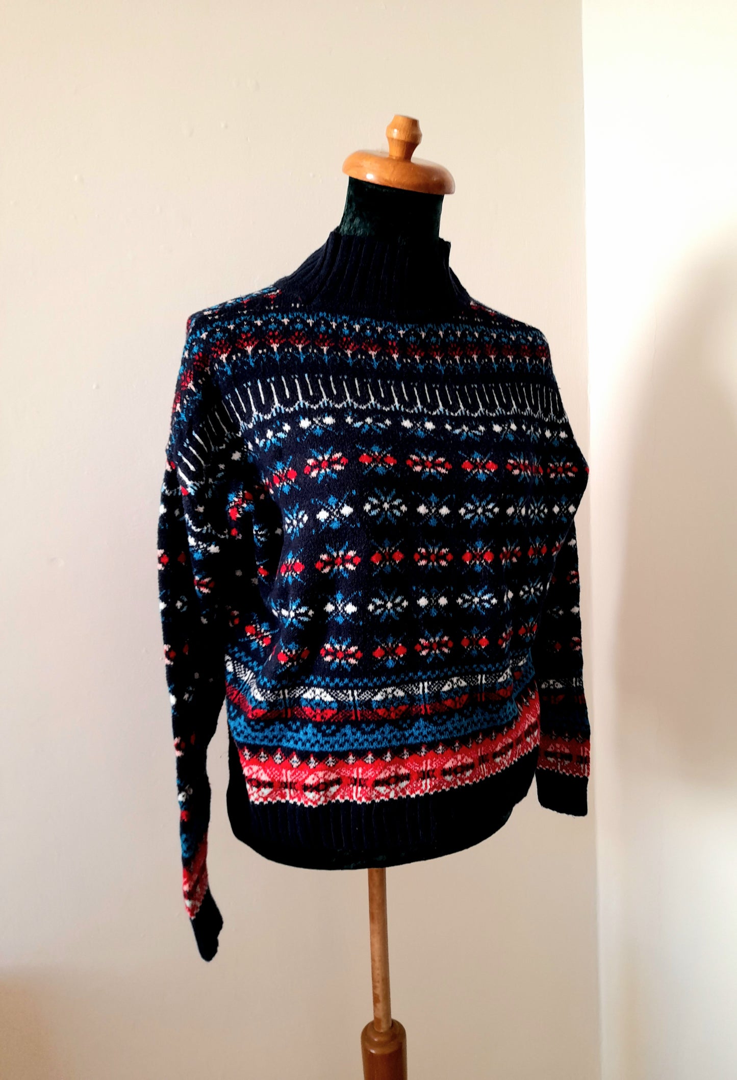 Vintage Y2K LOFT Navy Red Aqua Pink Geometric Icelandic Knit Jumper