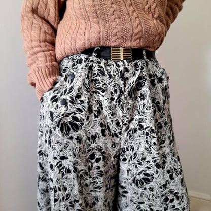 Vintage 1970s Monochrome Floral Belted Button Cropped Culotte Pants