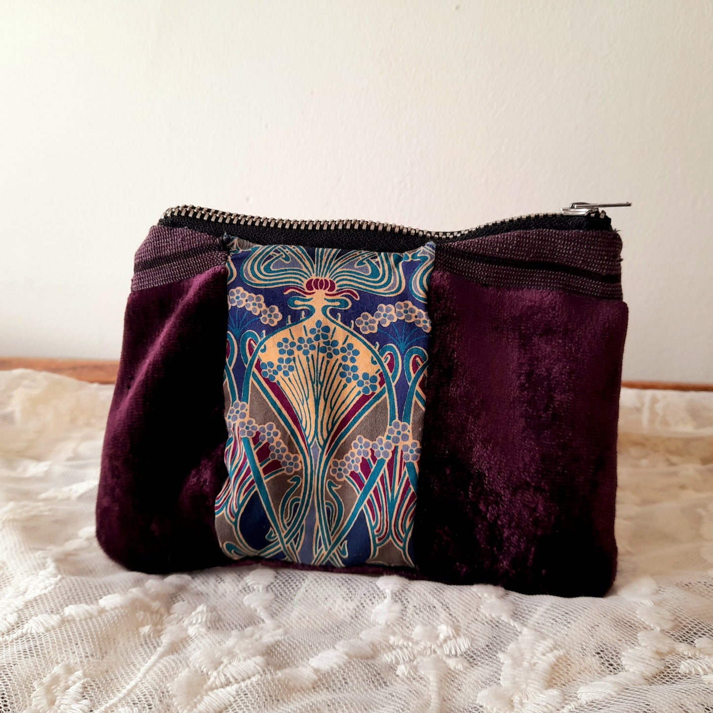 Velvet Liberty Ianthe Zip Wallet Pouch
