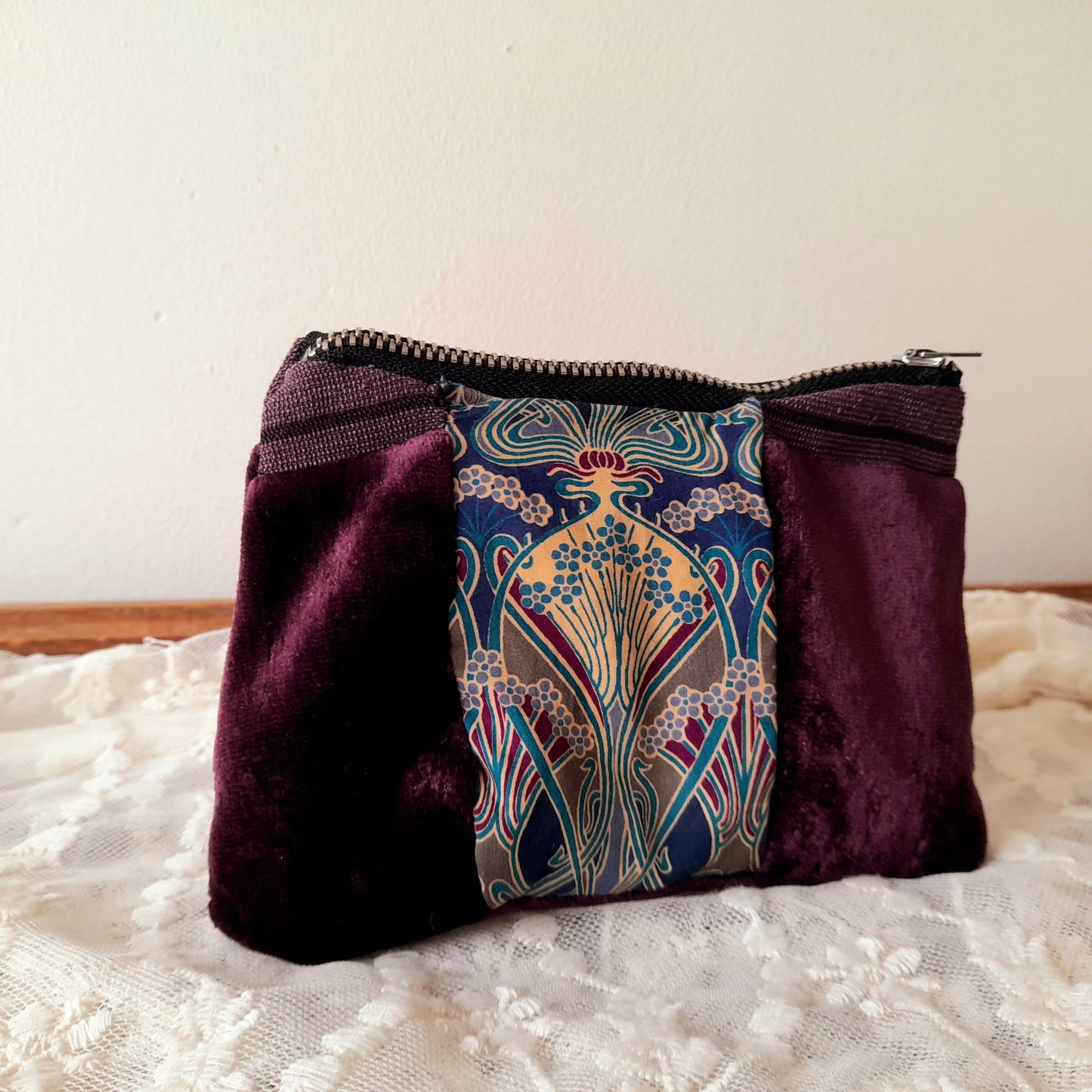 Velvet Liberty Ianthe Zip Wallet Pouch