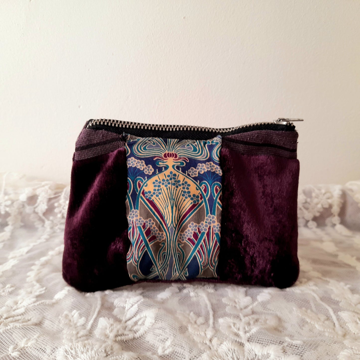 Velvet Liberty Ianthe Zip Wallet Pouch