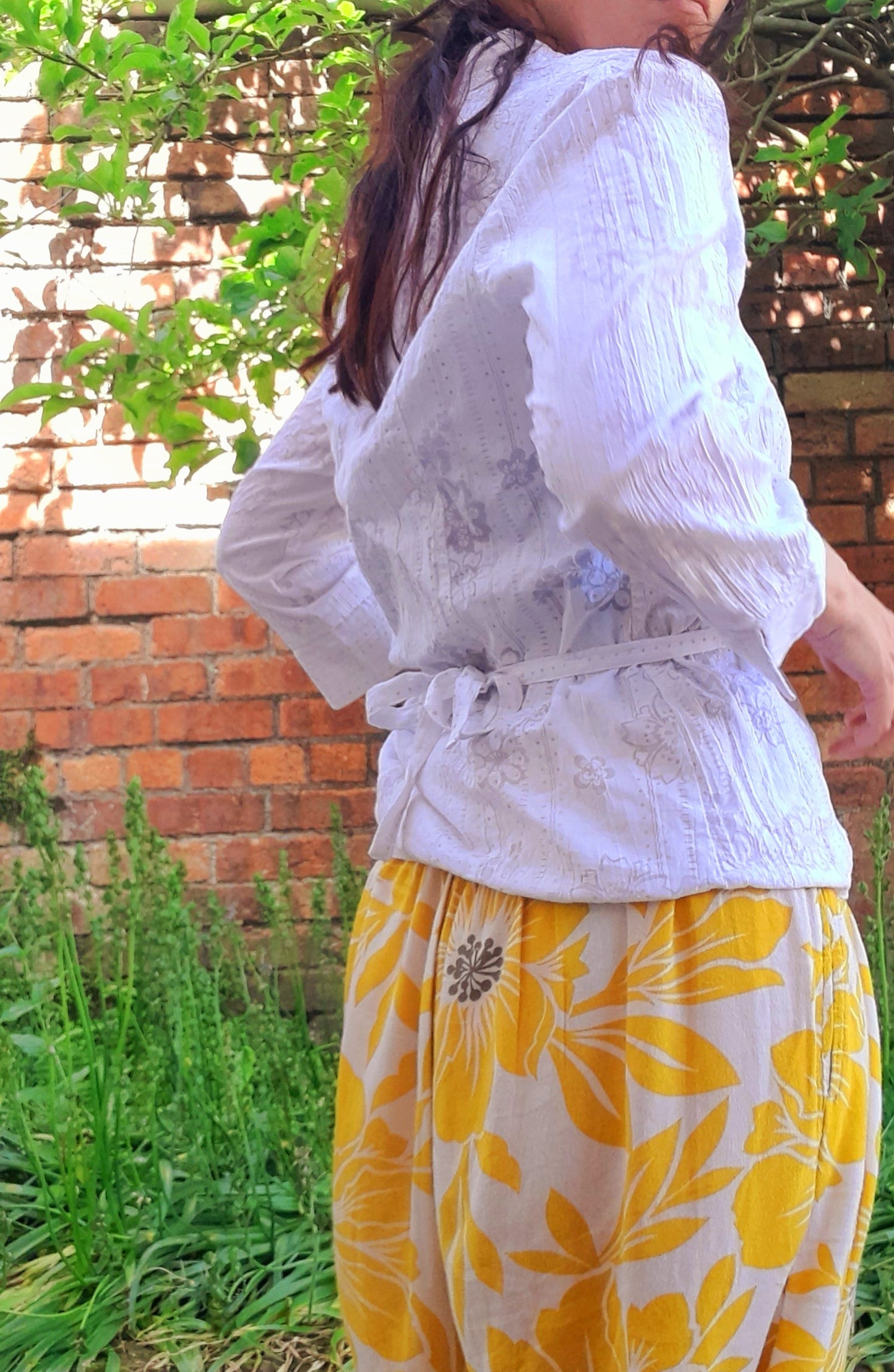 Vintage 90s White Flower Silver  Blouse