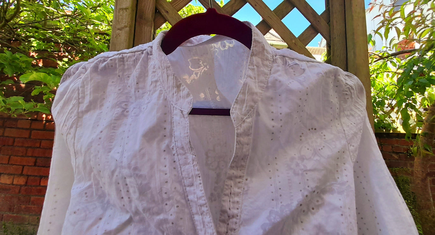 Vintage 90s White Flower Silver  Blouse