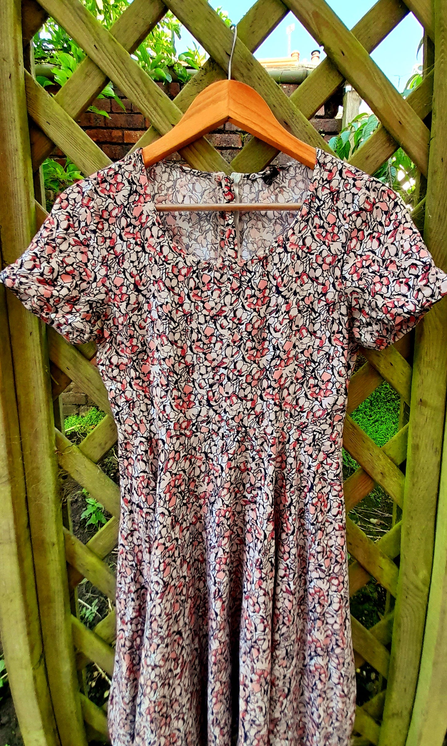 Vintage Abstract Floral Viscose Short Sleeve Midi Dress