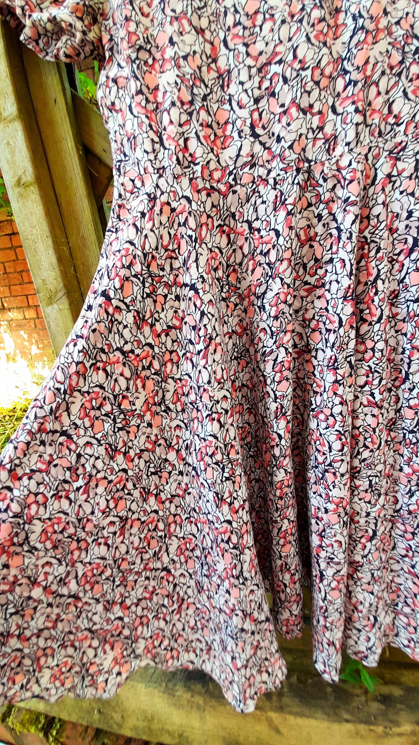 Vintage Abstract Floral Viscose Short Sleeve Midi Dress