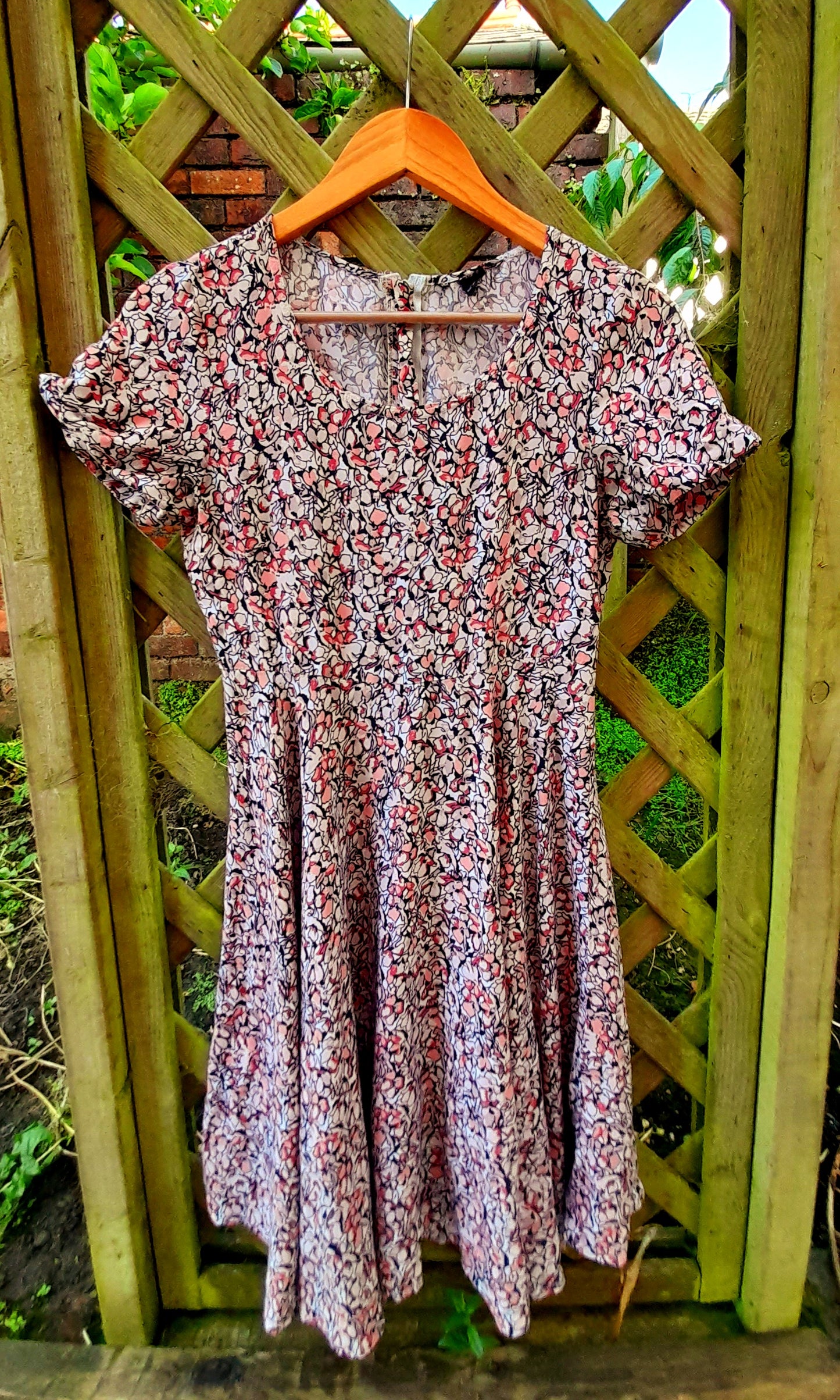 Vintage Abstract Floral Viscose Short Sleeve Midi Dress