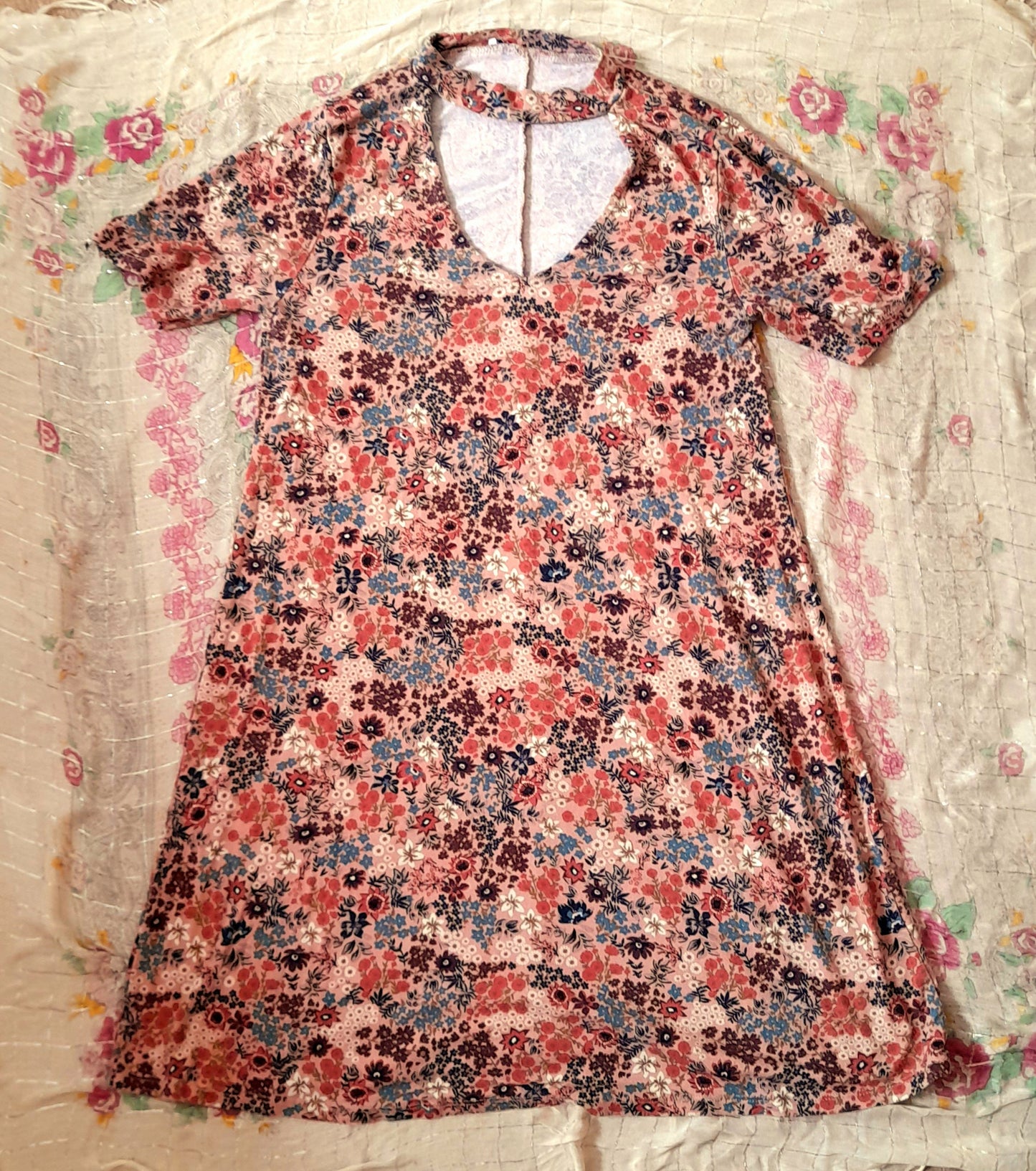 Vintage 70s Pink Floral Jersey Shift Dress