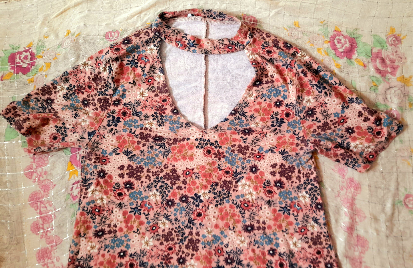 Vintage 70s Pink Floral Jersey Shift Dress