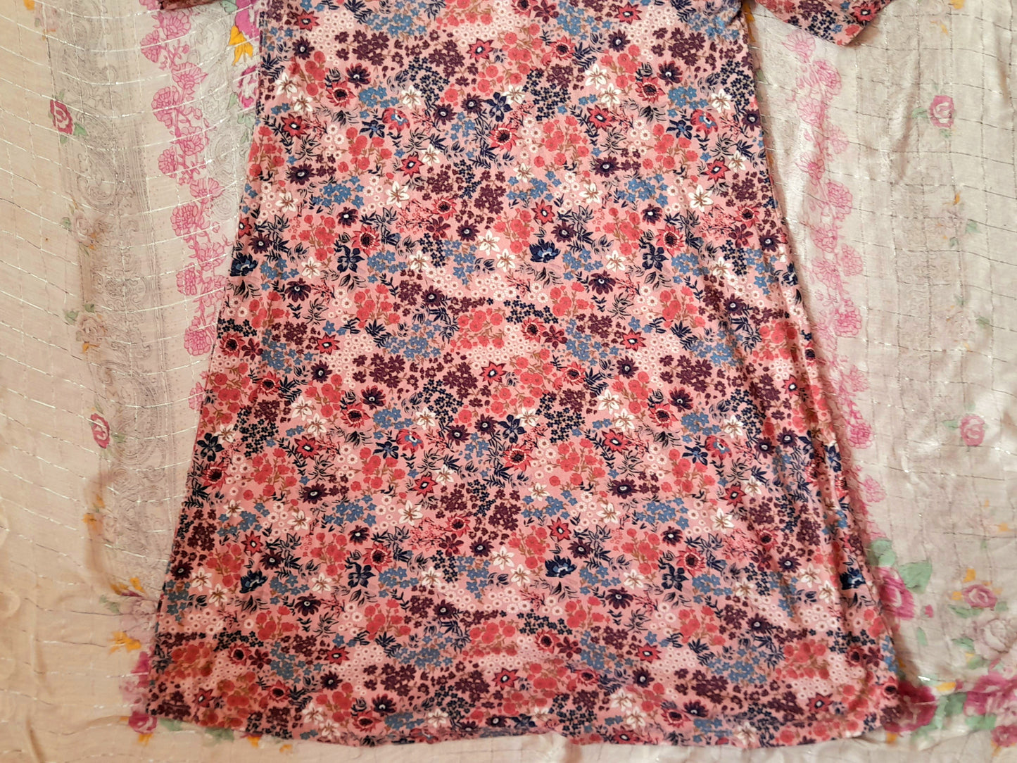 Vintage 70s Pink Floral Jersey Shift Dress