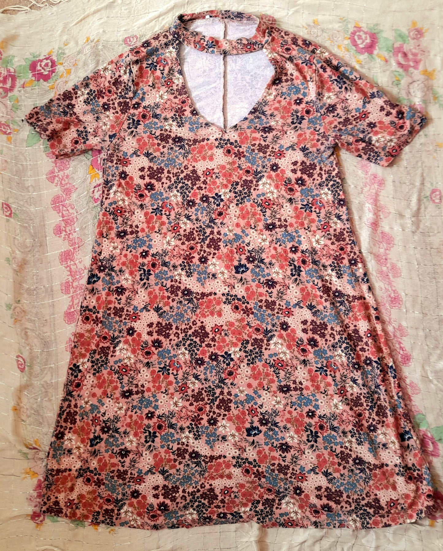 Vintage 70s Pink Floral Jersey Shift Dress