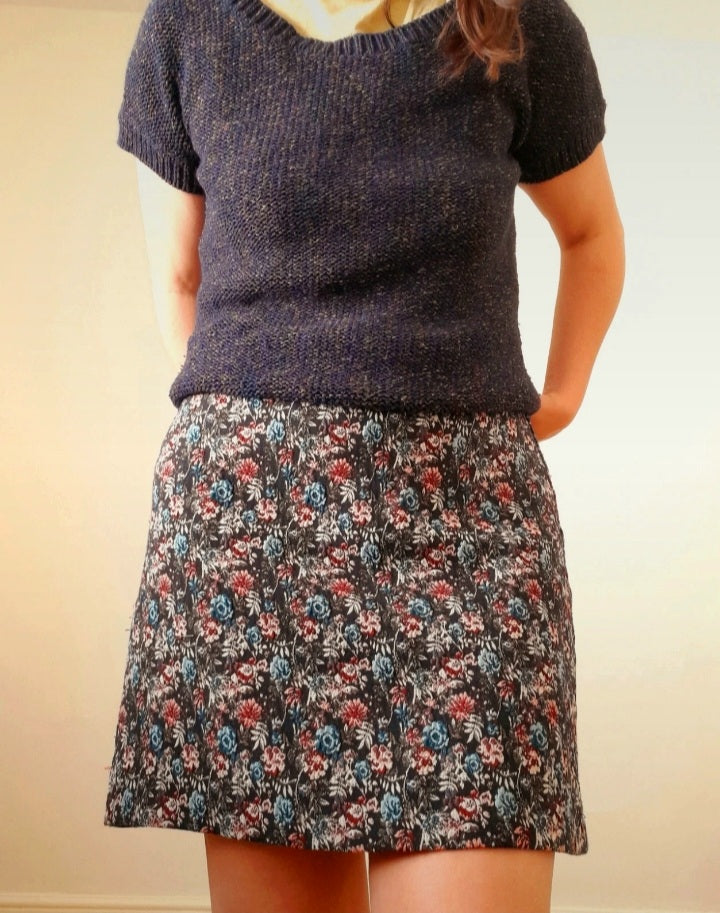 Vintage Y2K Red Blue Tapestry Rose Mini Skirt