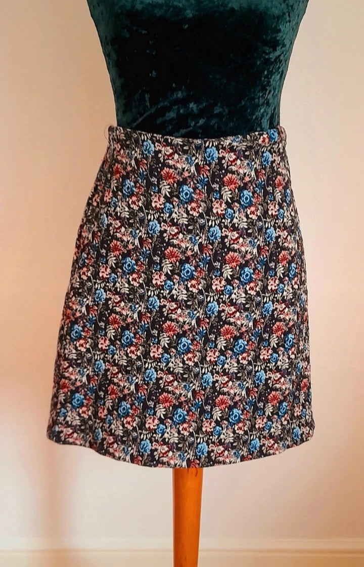 Vintage Y2K Red Blue Tapestry Rose Mini Skirt