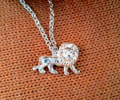 Sterling Silver Vintage Lion Charm Necklace