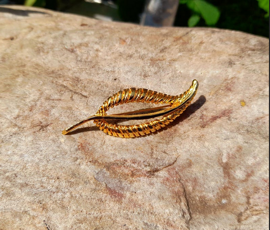 Gold Plated Vintage Leaf Pin Brooch