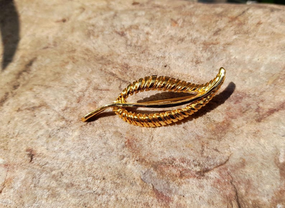 Gold Plated Vintage Leaf Pin Brooch