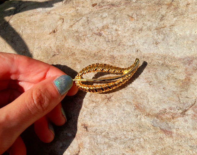 Gold Plated Vintage Leaf Pin Brooch