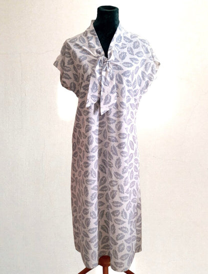 Vintage 70s LITTLEWOODS Leaf Print Tie Dress