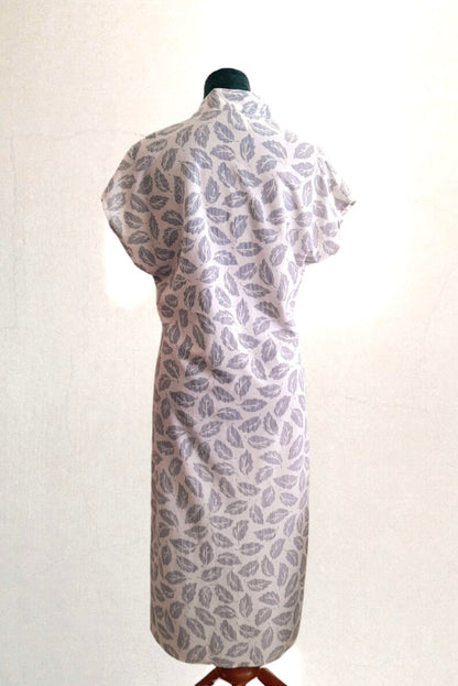 Vintage 70s LITTLEWOODS Leaf Print Tie Dress