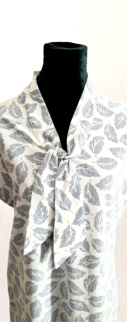 Vintage 70s LITTLEWOODS Leaf Print Tie Dress