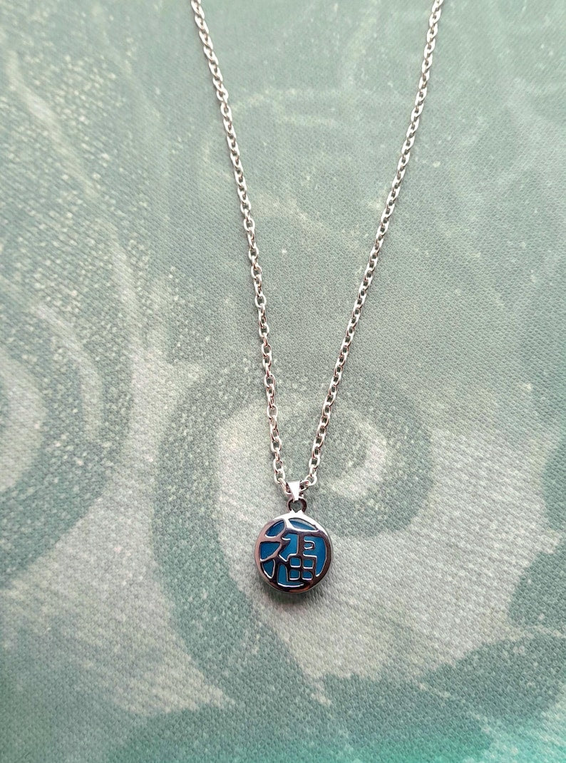 Silver Oriental Filigree Resin Reversable Pendant