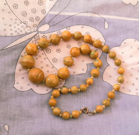 Vintage 60s Graduated Wood Bead Necklace