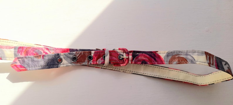 Vintage 1950s Vibrant Pink Purple Floral Fabric Belt