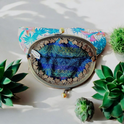 Tropical Parrot Cotton Bronze Clasp Wallet