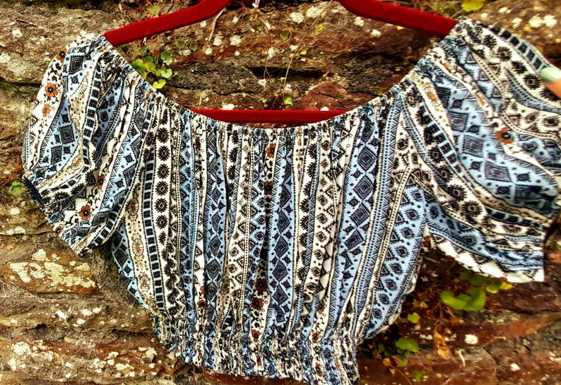 Vintage 70s Boho Daisy Flower Gypsy Cropped Blouse