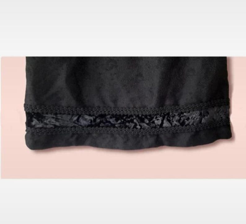 Vintage 1960s Black Brocade Velvet Trim Skirt