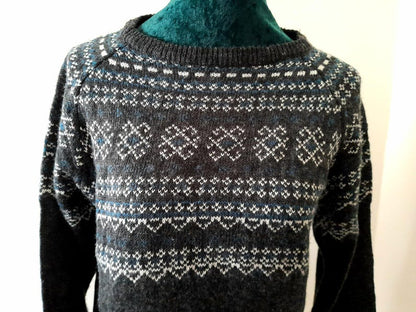 Vintage Y2K Esmara Grey White Teal Green Icelandic Slim Fit Knitted Sweater