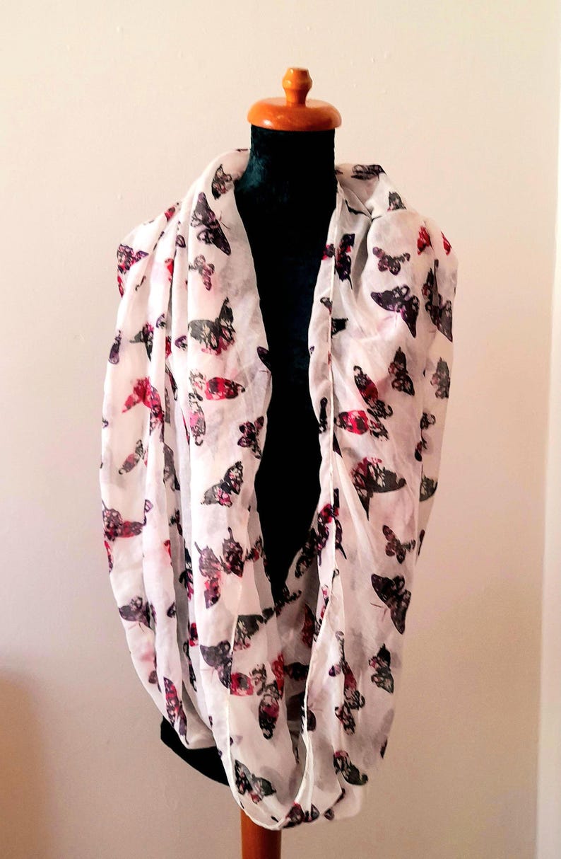Vintage Y2k 2000s White Pink Purple Butterfly Print Snood Scarf/Shawl