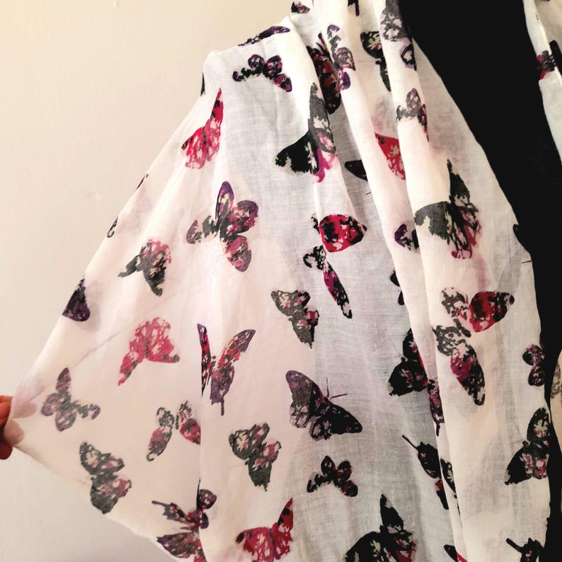 Vintage Y2k 2000s White Pink Purple Butterfly Print Snood Scarf/Shawl