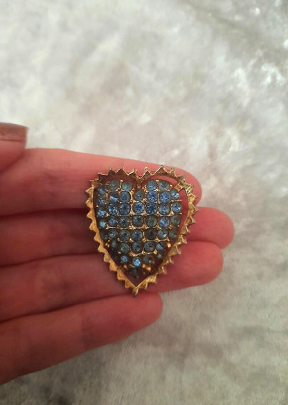 Vintage 1950s Goldtone Metal Light Blue Sparkling Studded Rhinestone Heart Pin Brooch